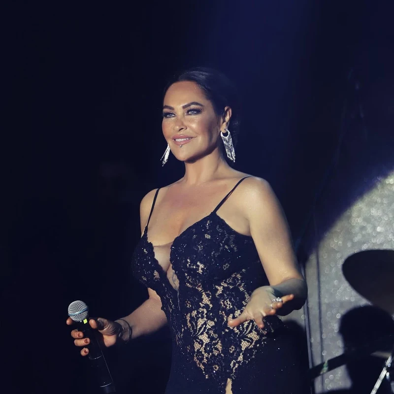 Hülya Avşar